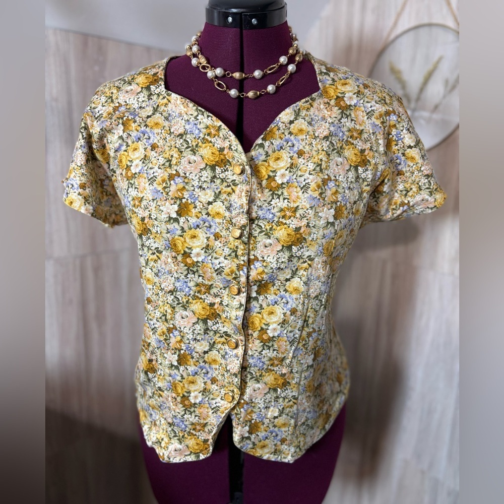 Maglificio MG Vintage Styled in Italy Floral Short-Sleeve Blouse